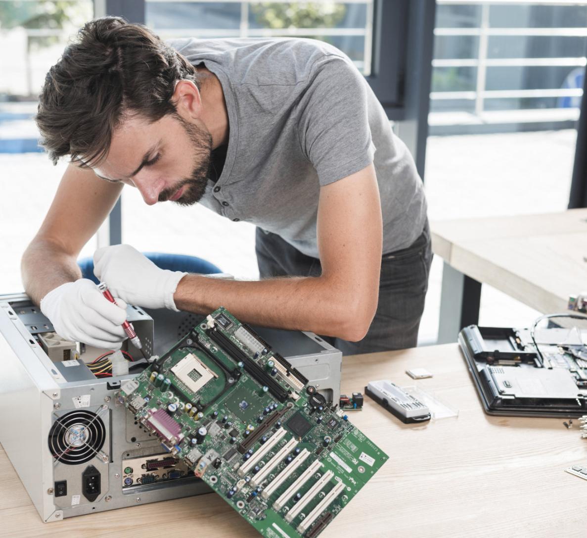 What Are the Potential Earnings for Computer Repair Technicians?